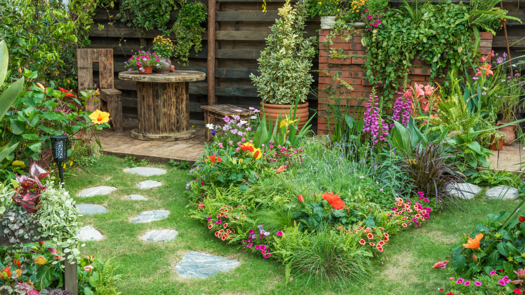 Preparing to sell, or just moving in? Here’s how you can upgrade your garden for summer.
